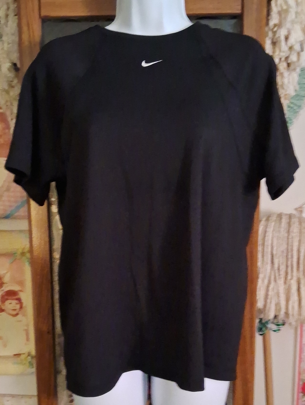 Like New, Nike, Dri-Fit, Black, Short-Sleeve Athletic Tee with White Swoosh🖤🤍